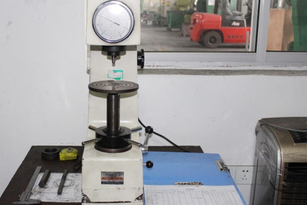 Rockwell hardness tester